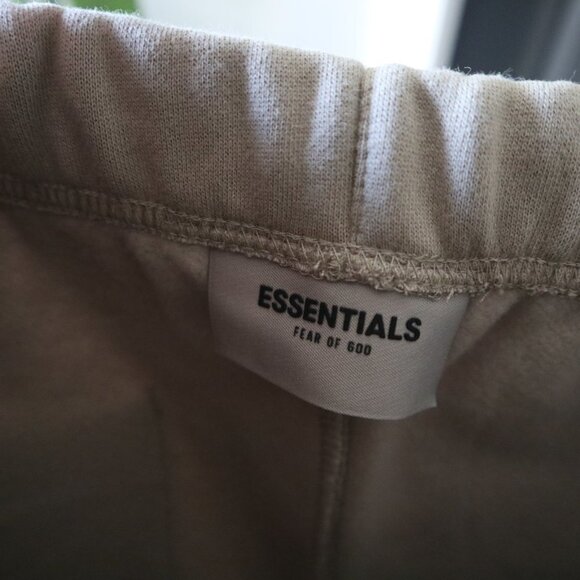 Fear Of God - FOG Essentials sweatpants Olive - Picture 5 of 5